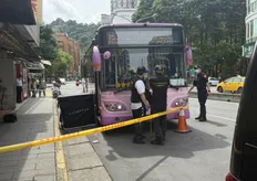 台北83歲老婦遭公車輾斃！　下車從車頭欲橫越馬路釀慘劇