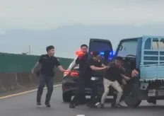 台82線攔車逮人！貨車拒絕警方盤查逃逸　朴子分局警車攔截圍捕