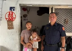 小手指向回家路！仁愛暖警抱起迷途女童　善用部落網絡助平安返家