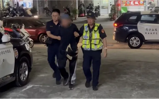 搶劫！欠債男持玻璃瓶「猛敲水果攤闆娘」 得手後秒被逮
