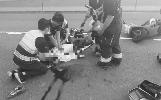 蘆洲成蘆橋OHCA車禍! 機車女騎士被撞飛頭部流血