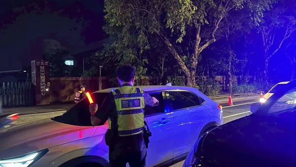 南警第四分局擴大臨檢掃蕩毒酒駕 今年已查獲196件違規案件