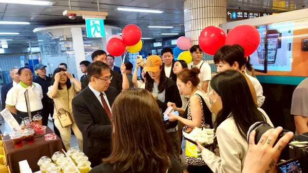 臺南農特產品快閃首爾展售 韓國民眾排隊品嚐臺灣好味道
