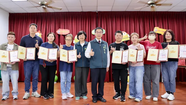 黃偉哲關懷街友過端午 公私協力打造溫暖安全網