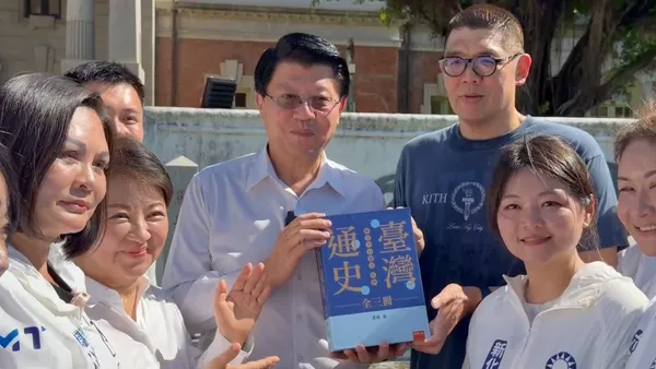 《台灣通史》成輔選道具! 盧秀燕、連勝文同框力挺謝龍介