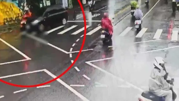 轎車右轉擦撞同向機車 騎士重傷送醫不治