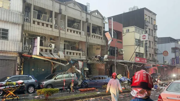 快訊／新竹高翠路傳巨大爆炸聲　民宅嚴重毀損　警消全力搶救中