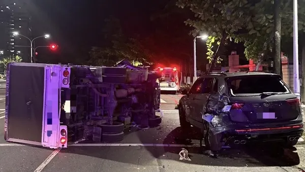 自撞翻車露餡？駕駛稱分心拿物品釀禍　拒驗毒遭依公共危險送辦