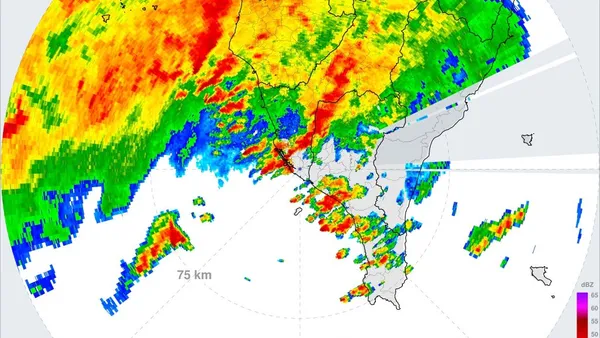 山區雨勢加劇、聯外道路爆土石崩落 高雄桃源區「今日下午停班停課」
