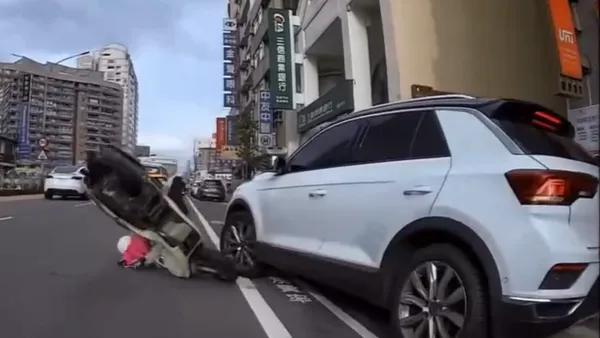台中同1輛車同一地點1小時內連撞兩車！　網酸：建議他坐車吧