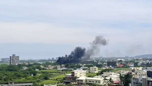 快訊／新竹空軍基地驚傳油庫爆炸！　消防隊員灌救中