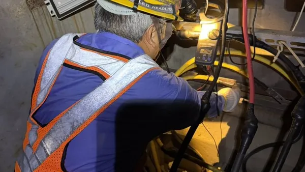 畫面曝光／北屯路燈深夜狂閃引關注　台電現勘：供電正常非台電原因