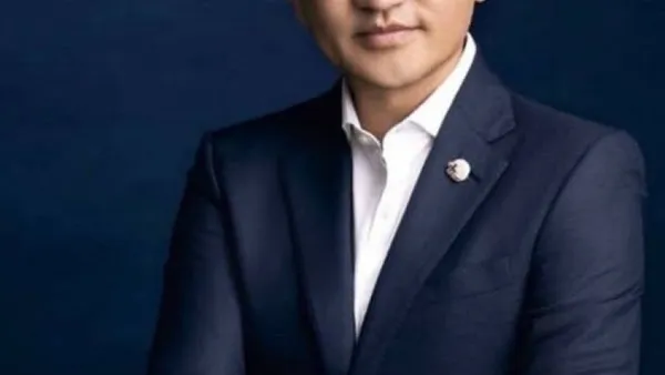 「愛爾麗」7分店裝設針孔99人受害含4名少年！　7人遭起訴總裁常如山求刑14年