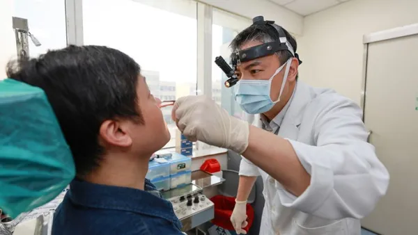 鼾聲如雷又睡不飽 單孔達文西舌根切除術解決睡眠呼吸中止症困擾