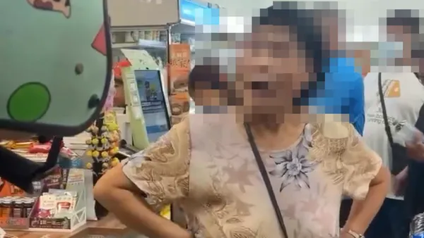 影／澎湖奇葩大媽！超商拉女顧客內衣還說「她以為她很漂亮」　警方回應了