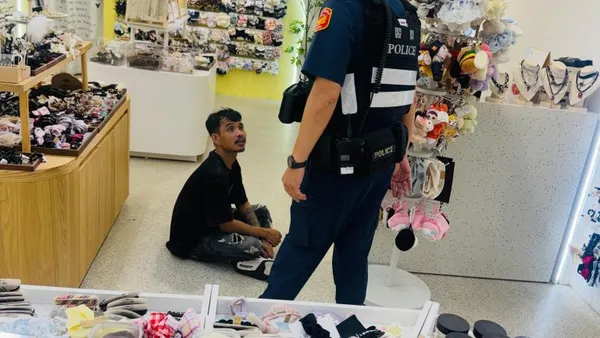 醉倒店內賴著不走友人憤而丟包　泰籍男子酒後失態警到場勸離