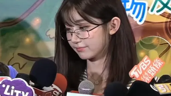 啦啦女神李珠珢原味表演服拍賣3.6萬!力挺粉絲身分曝光