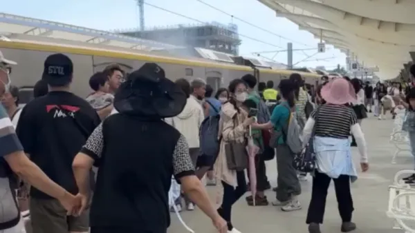手持電風扇起火！　台鐵區間車內煙霧瀰漫旅受驚嚇