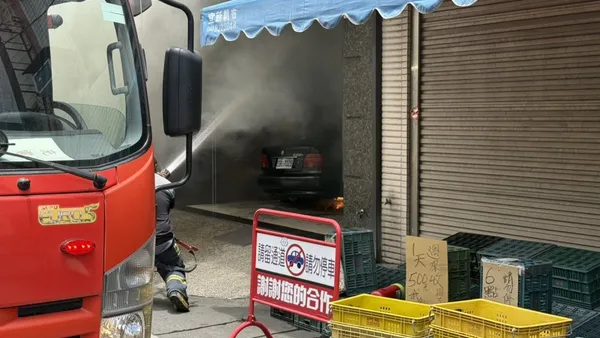 快訊/彰化員林住宅火警!濃煙狂竄 消防急佈水線灌救