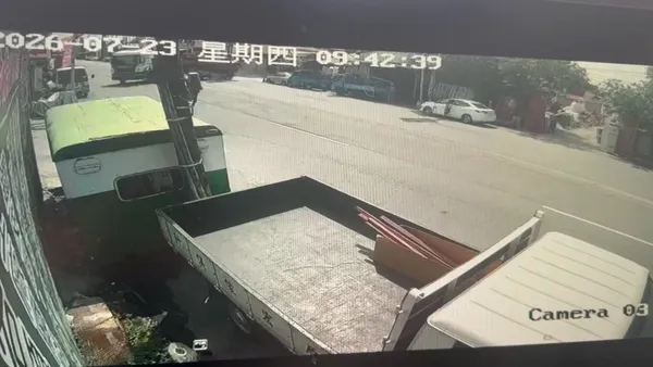影／砂石車跨雙黃線左轉！紅牌重機騎士「煞車不及撞上身亡」另一角度影片瘋傳　司機酒測值0.11mg/L
