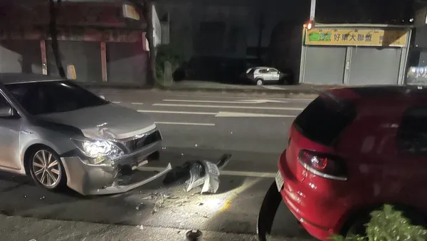 毒駕肇逃撞2車！台中男棄車逃逸　車內搜出愷他命、毒咖啡包