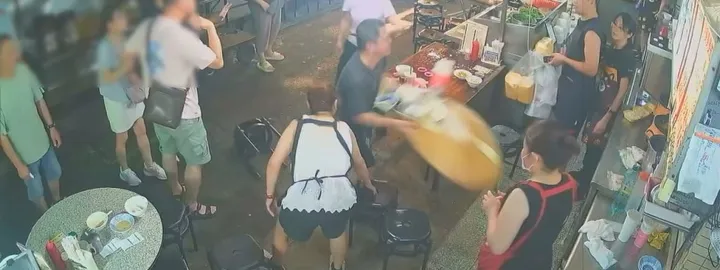 影/掀桌肢體推擠!豐原廟東夜市2攤商大亂鬥 蒜肉飯PO監視器說明事件原委